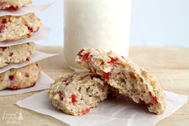 You only need 4 simple ingredients & just 25 minutes to whip up these filling & budget friendly Strawberry Muffin Breakfast Cookies.