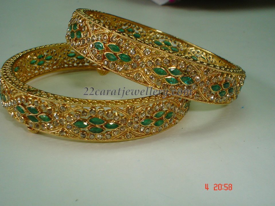 emerald bangle designs