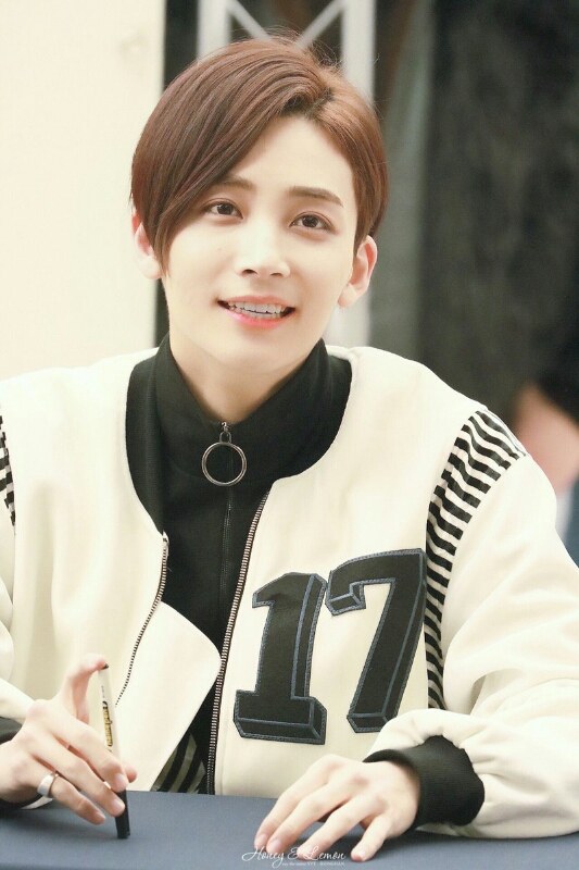 Twice Chaeyoung's short hair - K-POP, K-FANS