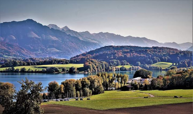 Gambar Pemandangan Alam Indah di Swiss Lac de Gruyere Gambar Pemandangan Alam Indah di Swiss Lac de Gruyere