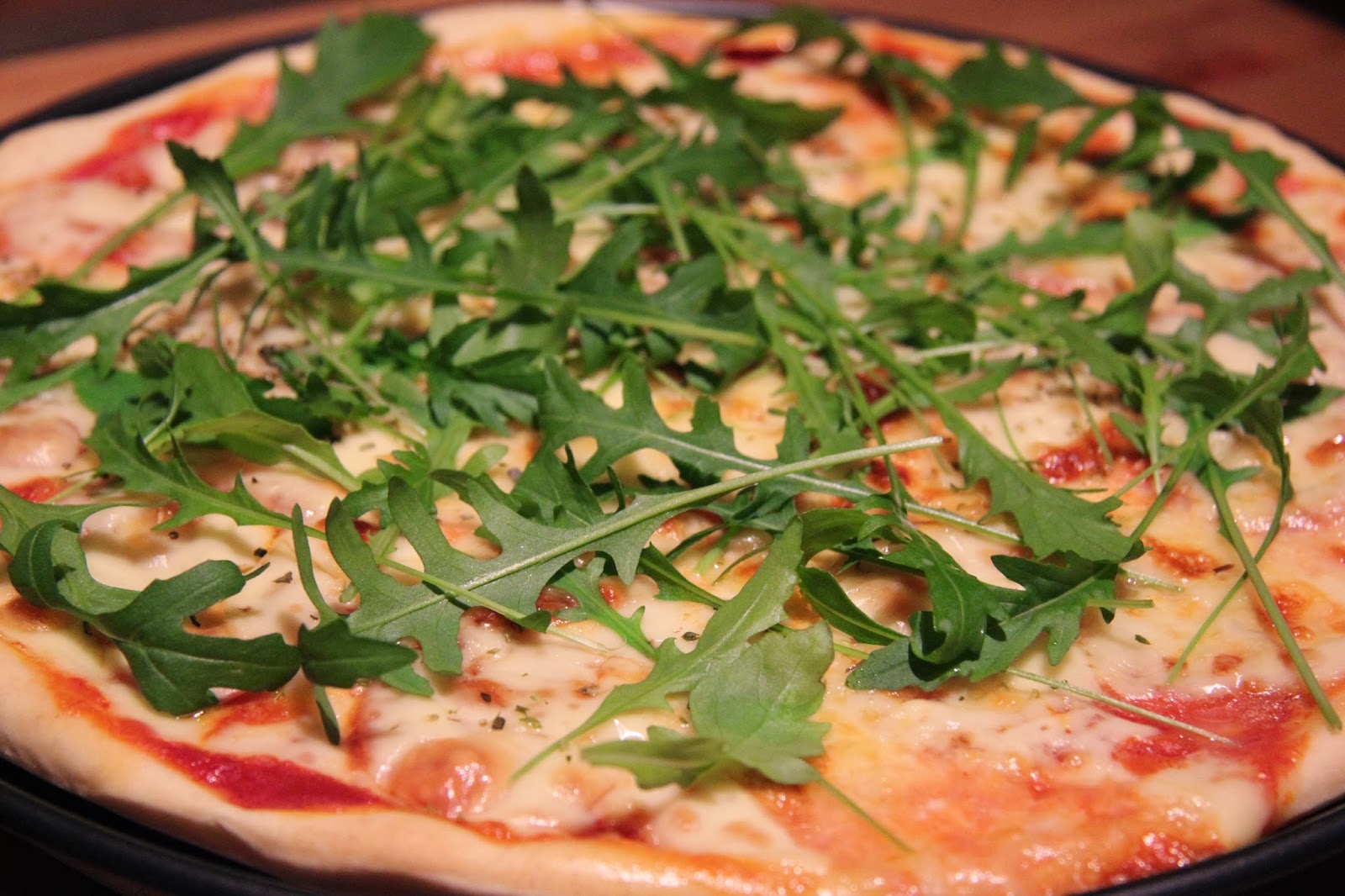 La vie gourmande: Pizza mit Mozzarella und Rucola