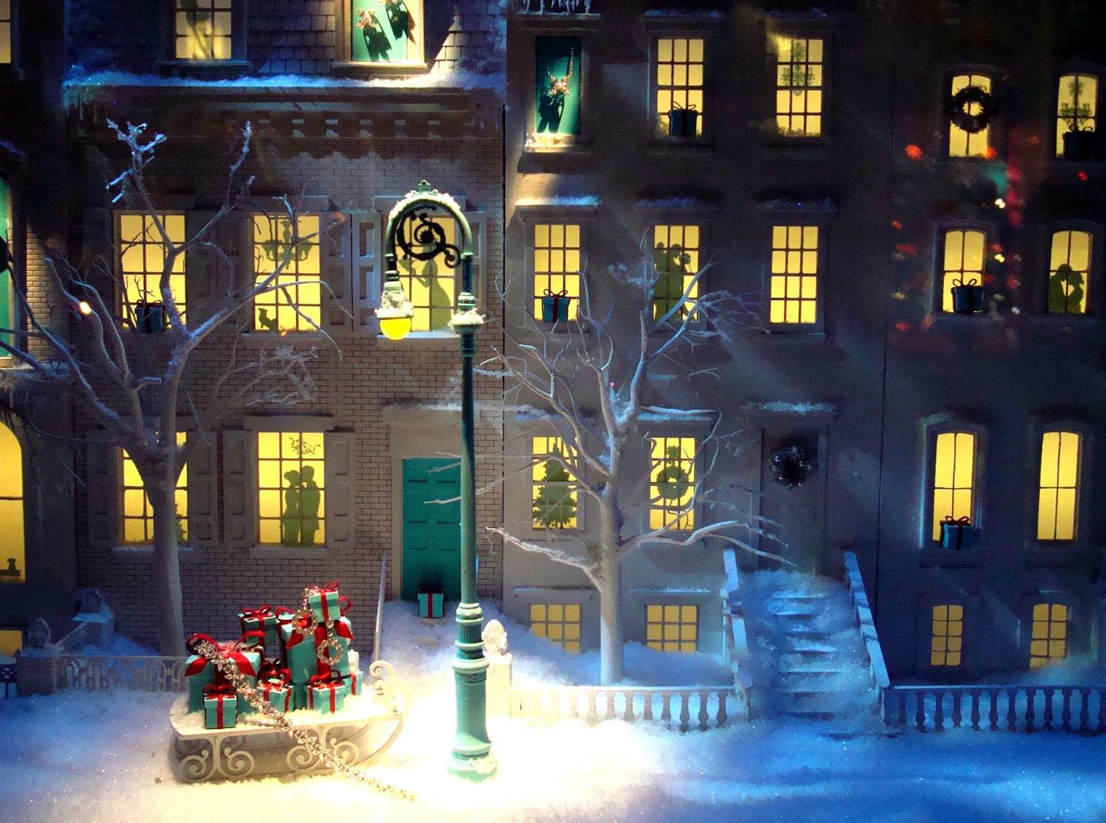 ART & INSPIRATION New York City's Annual Christmas Window Display