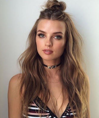 24+ Simple Half Down Braids Hairstyles With Weave For Medium Hair To Copy In 2019 Looking for a classy braided idea that is easy to wear 24+ Simple Half Down Braids Hairstyles With Weave For Medium Hair To Copy In 2019