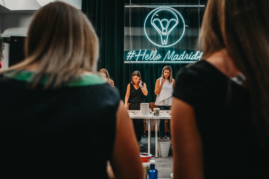 tiras adhesivas para colgar cuadros y tablón de fotos diy