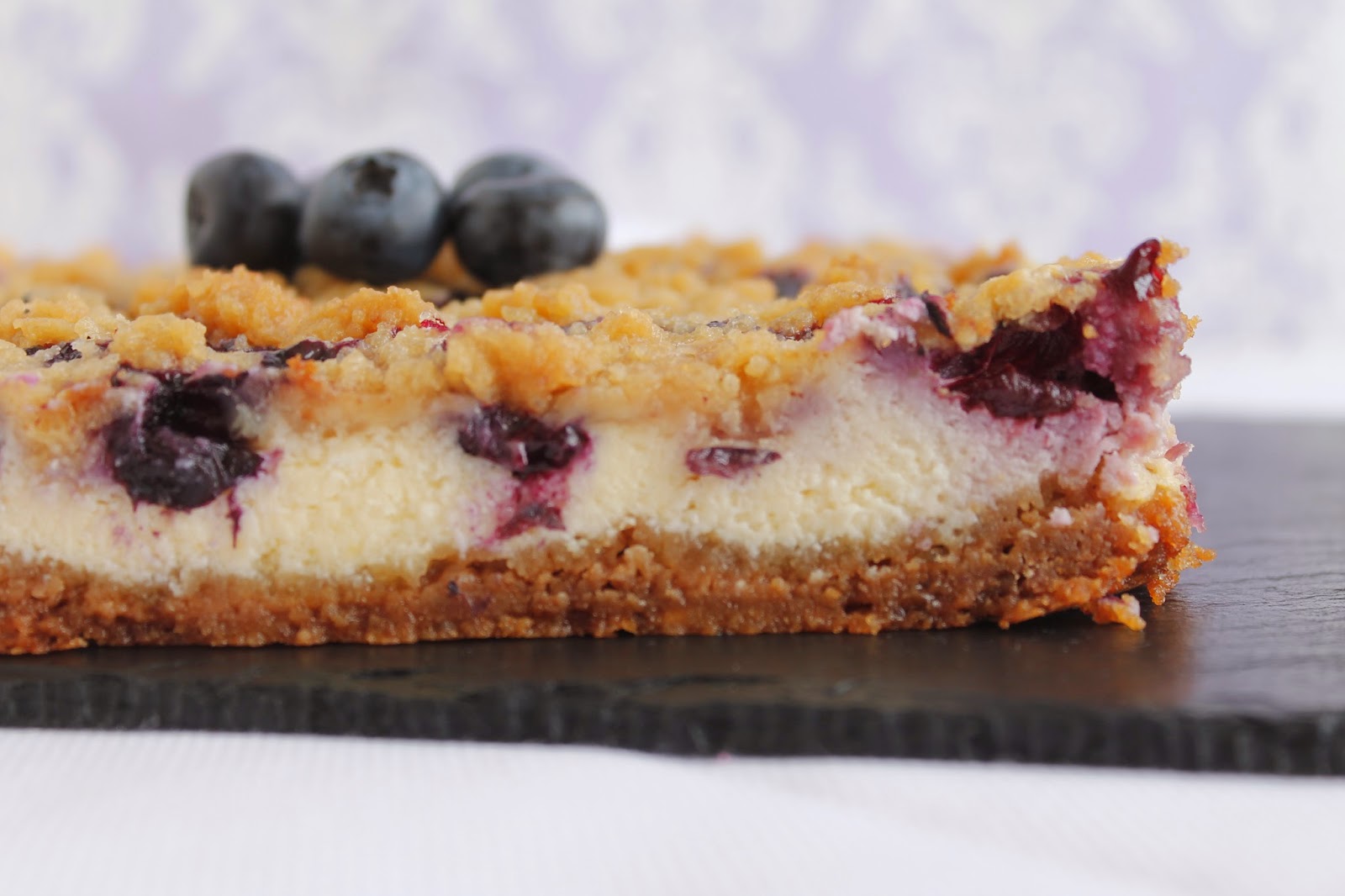 Receta Blueberry cheesecake bars o barritas de tarta de queso con arándanos