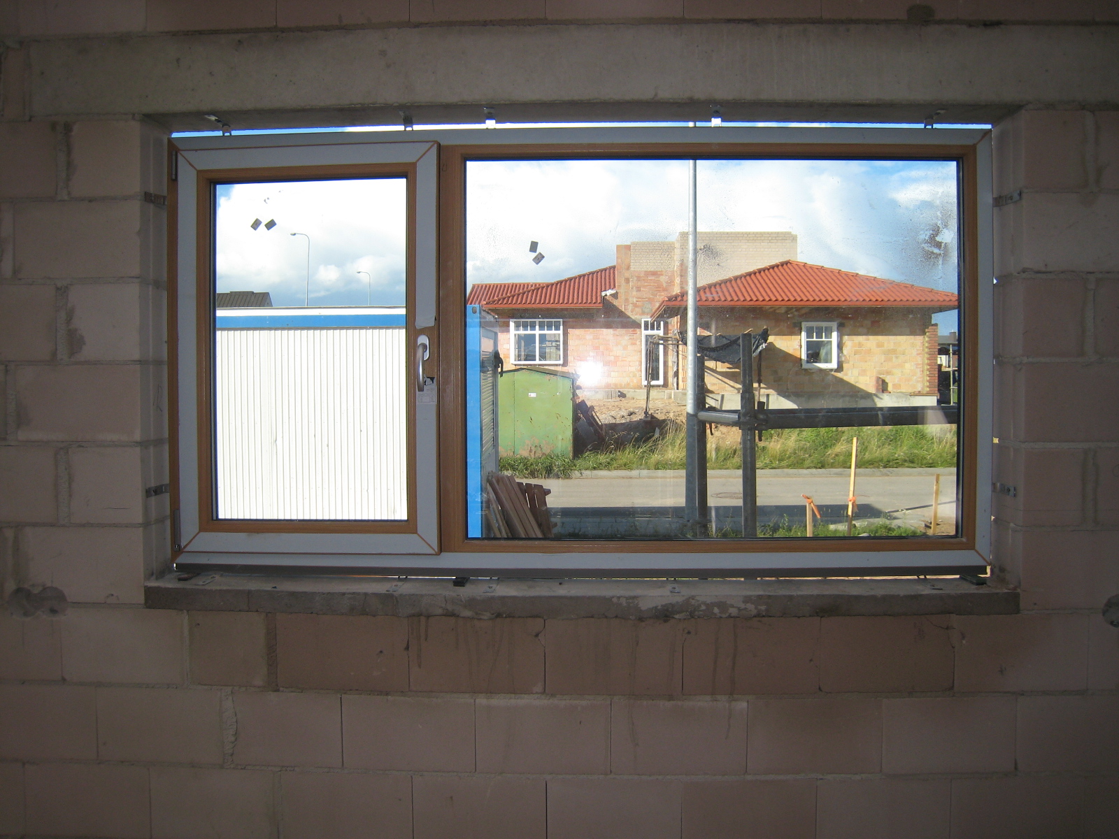 Raituzo namo statybos Langai