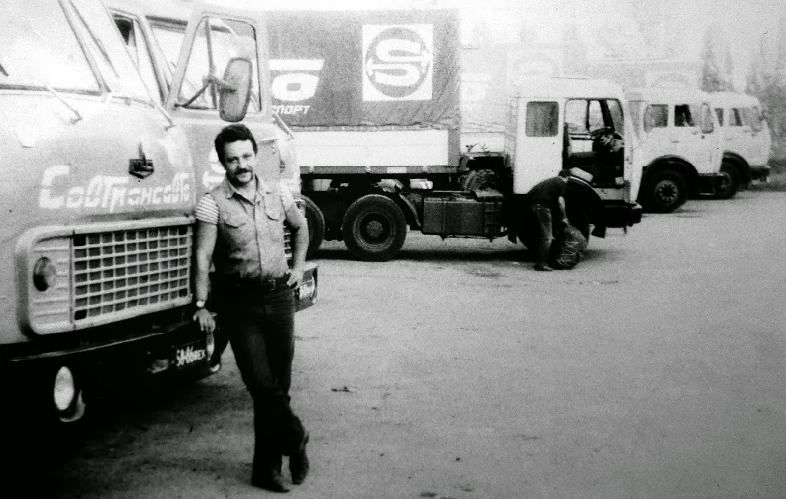 старый дальнобойщик. старые дальнобойщики. водитель грузовика ссср. маз 504 совтрансавто. советский дальнобой.