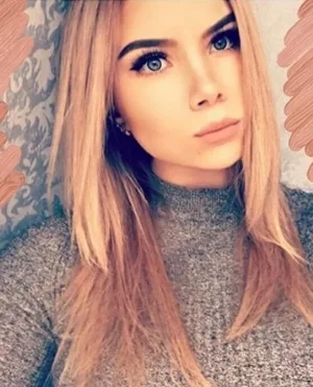 Teen electrocuted after dropping charging iPhone in bath, Russia, News, Obituary, Dead, Girl, Mobile Phone, World