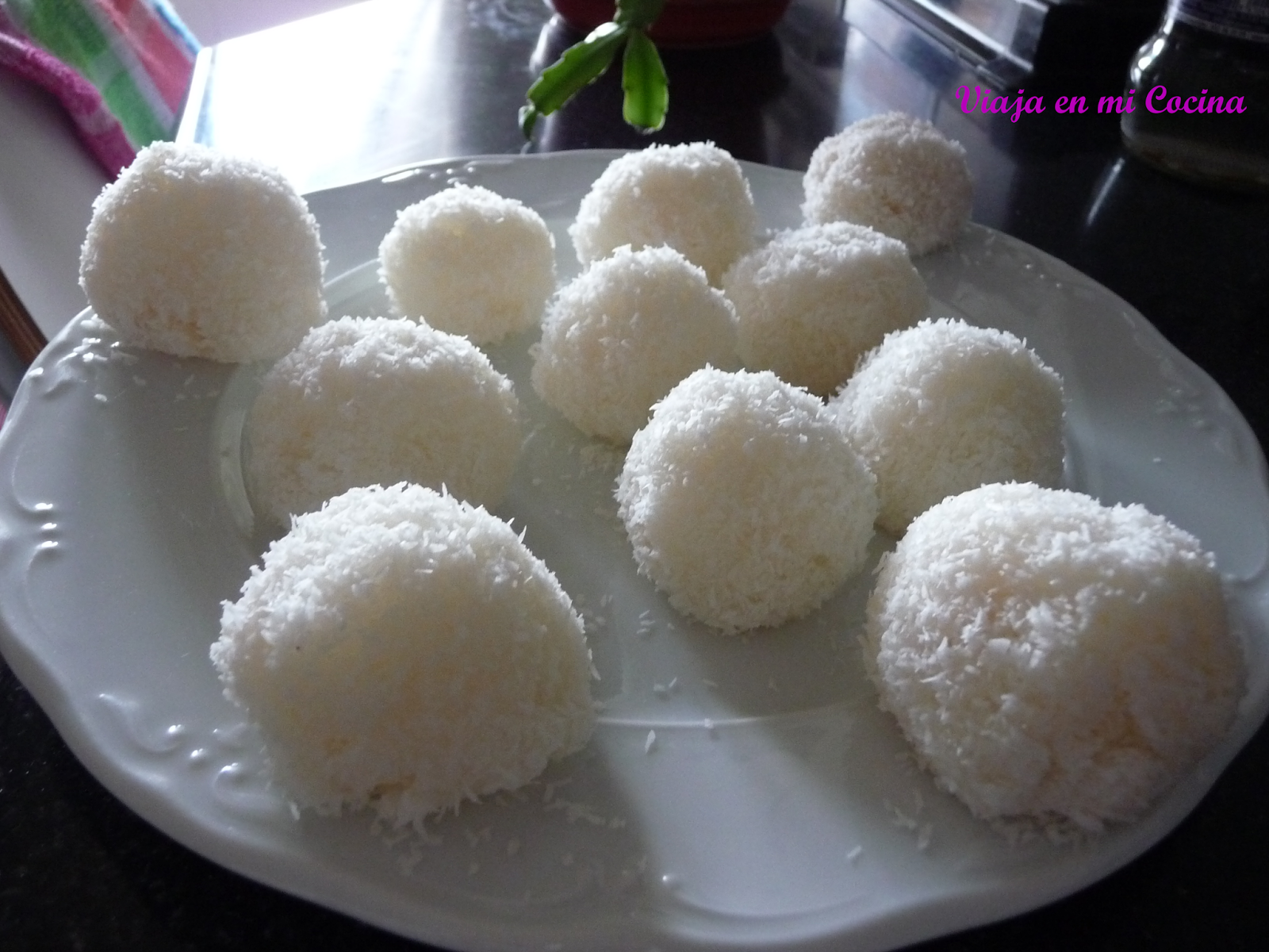 Juk juk (bolitas de arroz glutinoso con coco)