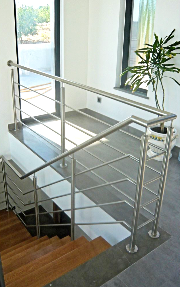 Sistem Sambungan Railing Minimalis