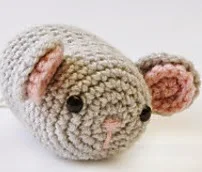 http://www.ravelry.com/patterns/library/amigurumi-mouse-70590ad