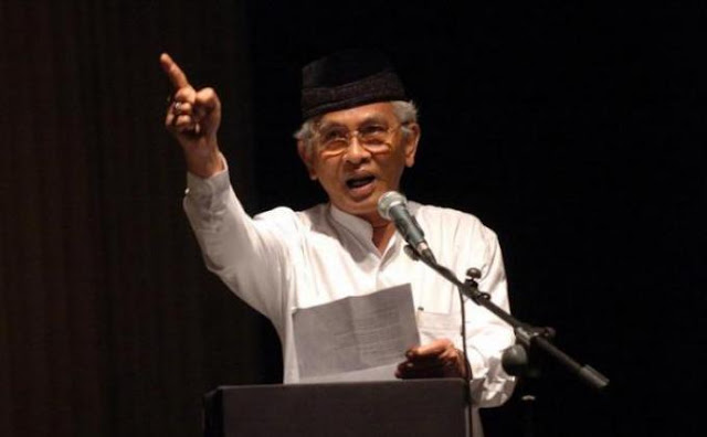 Gus Mus Sindir Habib Rizieq "Ulama Kok Pimpin Demo" Gus Mus Sindir Habib Rizieq "Ulama Kok Pimpin Demo"