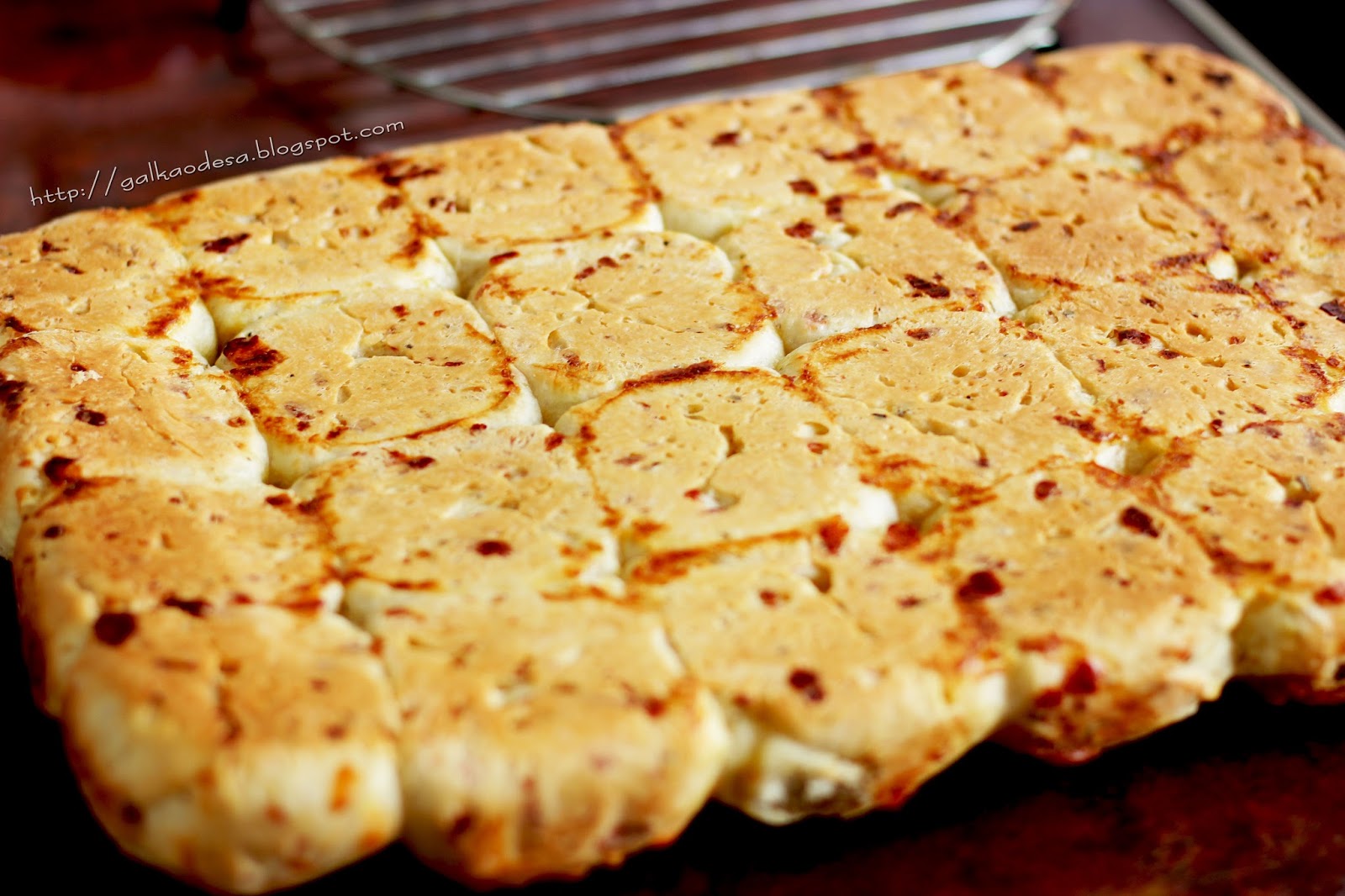 Луковые булочки