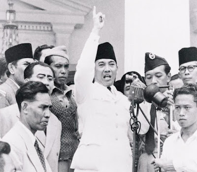 3 Isi TRIKORA (Tri Komando Rakyat) Beserta Pengertian dan Tujuannya Pada masa penjajahan Indonesia kaya sekali upaya upaya yang dilakukan untuk merebut kem 3 Isi TRIKORA (Tri Komando Rakyat) Beserta Pengertian dan Tujuannya