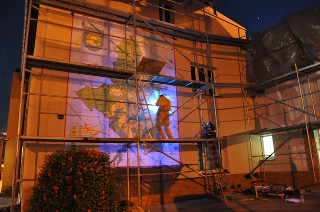Malowanie loga na ścian ie budynkuu, malowanie elewacji, wykonanie mapy powiatu na ścianie zewnętrznej budynku