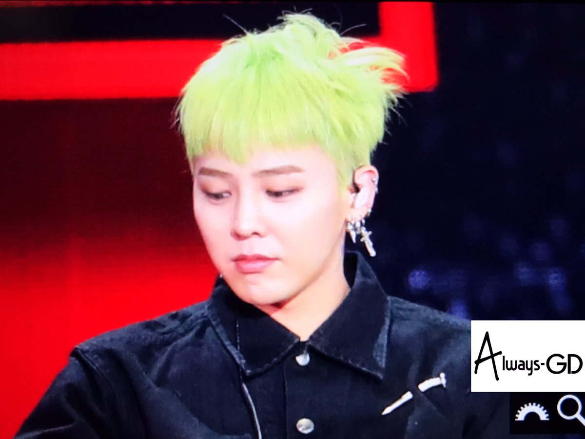 오늘 머리 자르고 새로 염색한 지드래곤 | 인스티즈