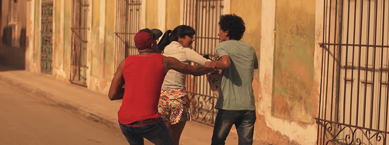 Formell y Los Van Van - ¨Amiga mía¨ - Videoclip - Dirección: Alejandro Valera. Portal Del Vídeo Clip Cubano - 07 Formell y Los Van Van - ¨Amiga mía¨ - Videoclip - Dirección: Alejandro Valera. Portal Del Vídeo Clip Cubano - 07