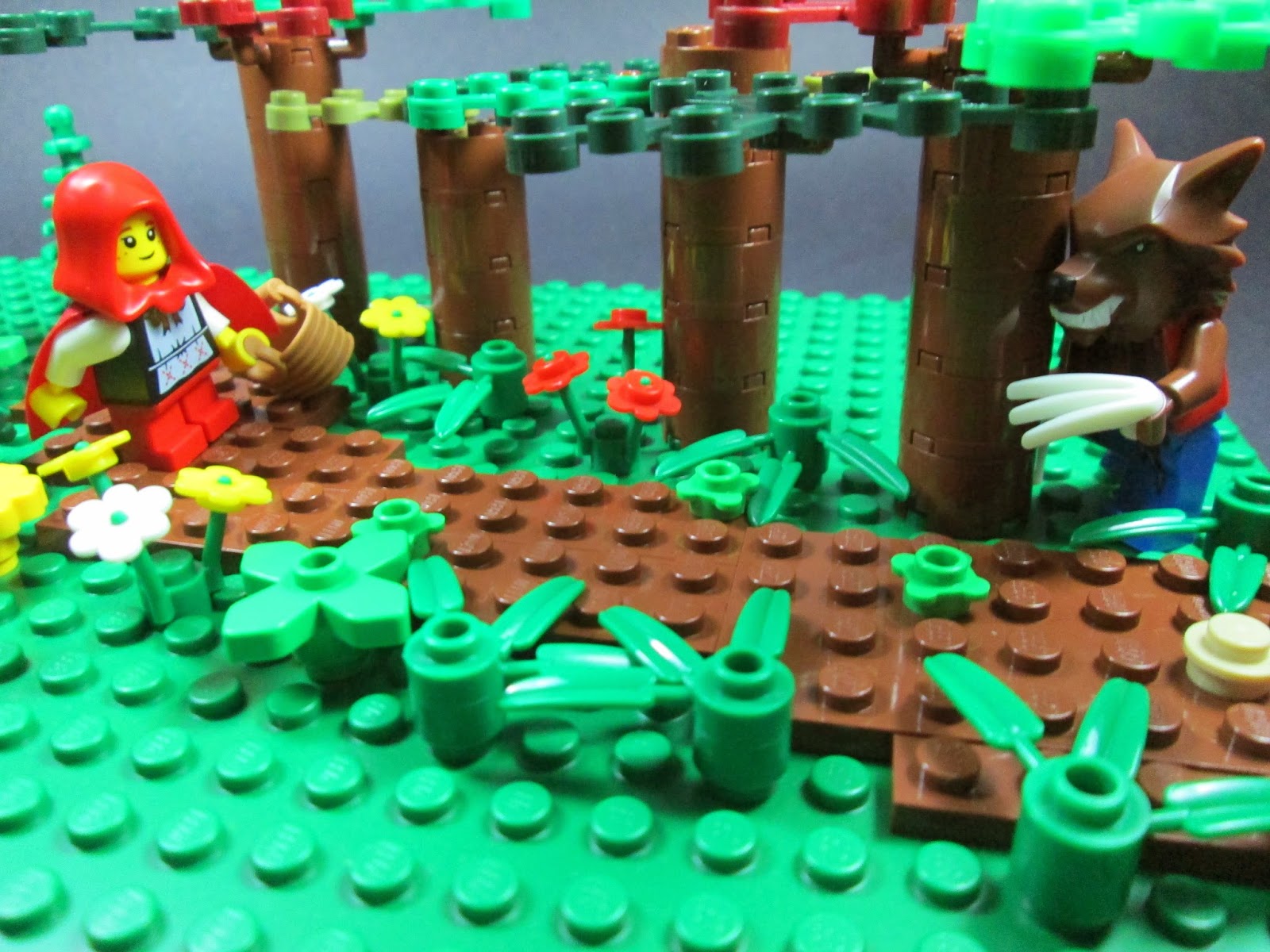 MOC LEGO Dia Mundial do Ambiente; História do Capuchinho Vermelho e do Lobo Mau.