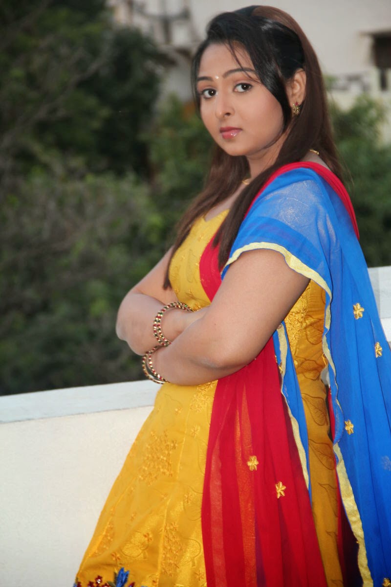 Samvritha Sunil (215) | Movie: Neelathaamara | Samvritha Sunil | Flickr