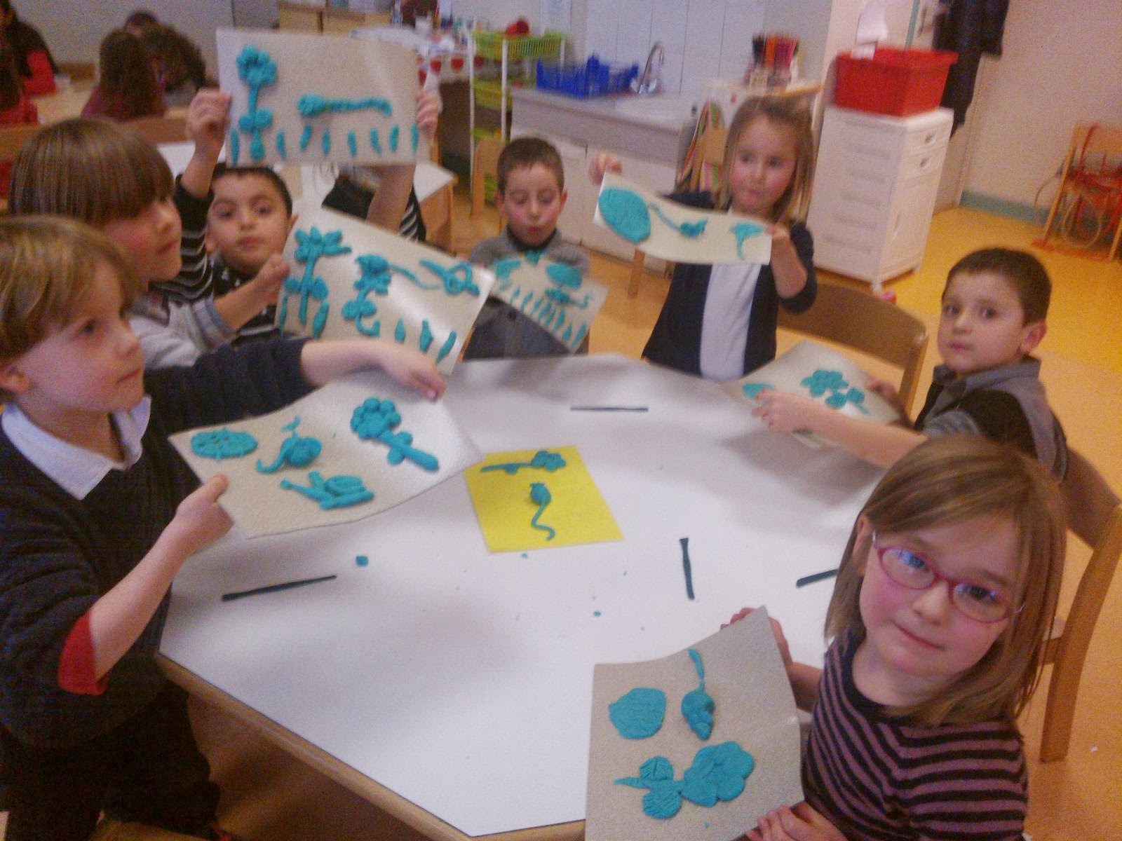 La classe de Maîtresse Lisa: Atelier pâte à modeler