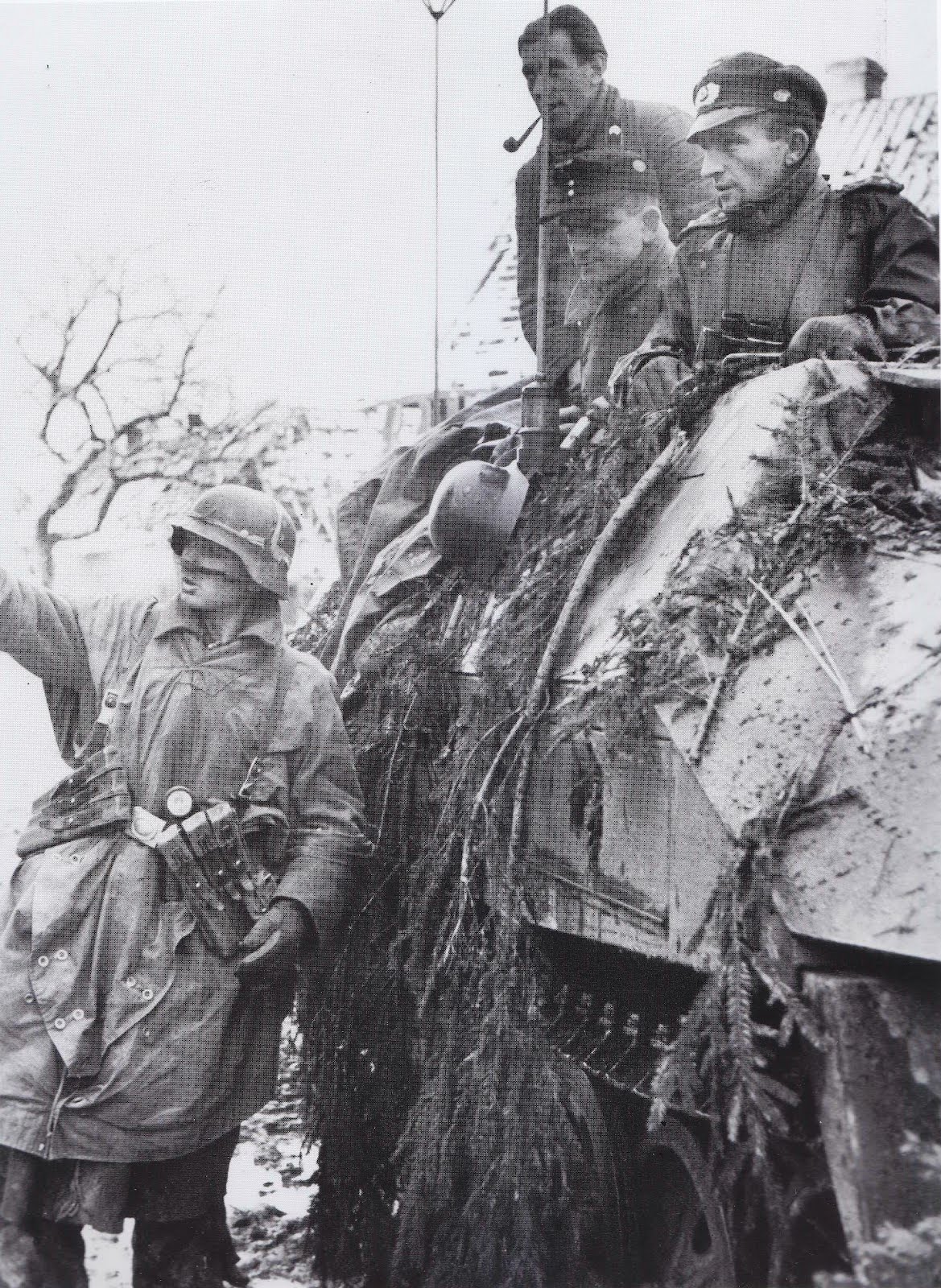 Битва в арденнах 2. Арденнская операция 1944. Германское наступление в арденнах. Кампфгруппа пайпер. Германское наступление в арденнах.