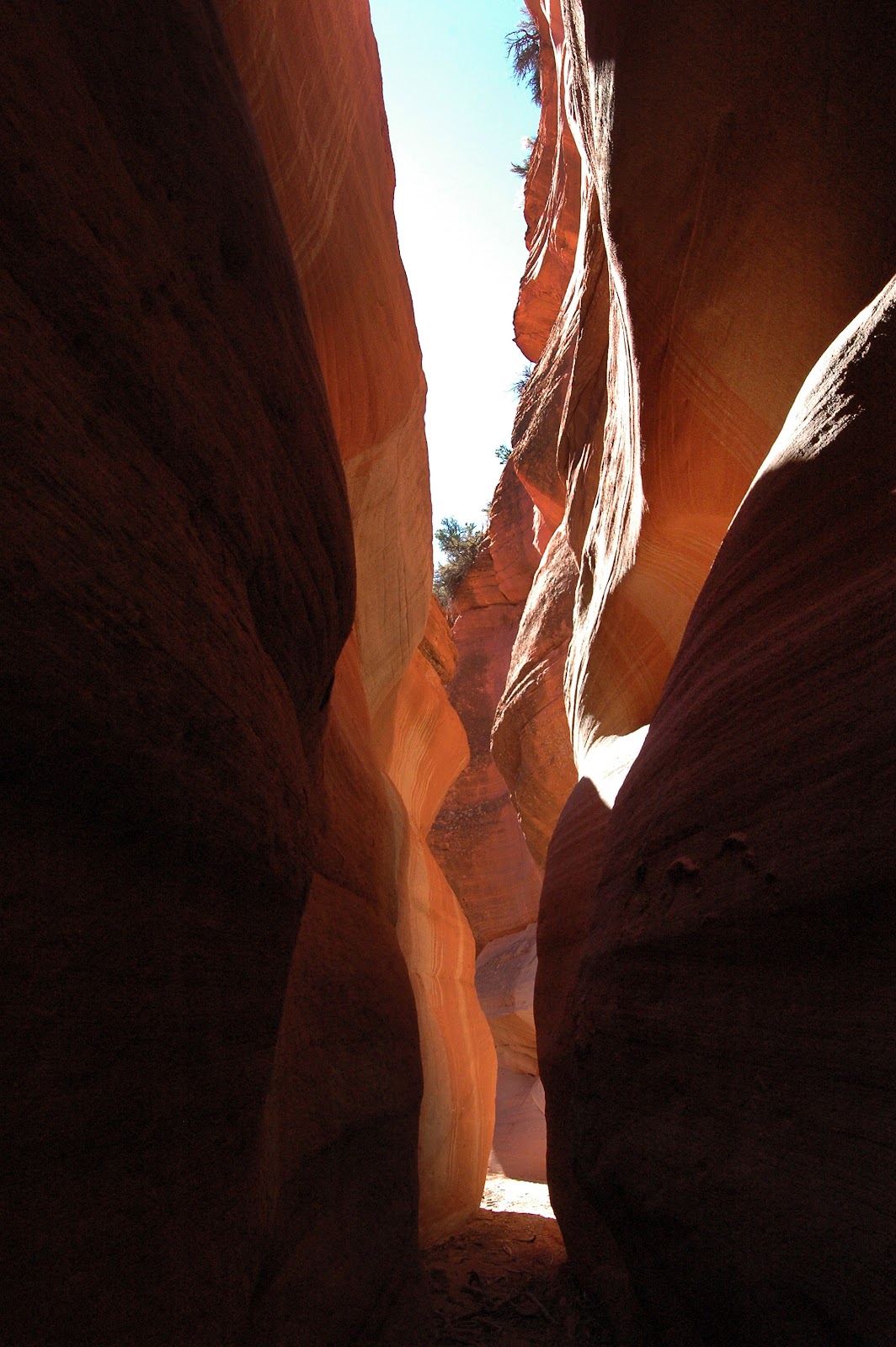 Kane Prehistory: Red Canyon Peek A Boo Slot Canyon
