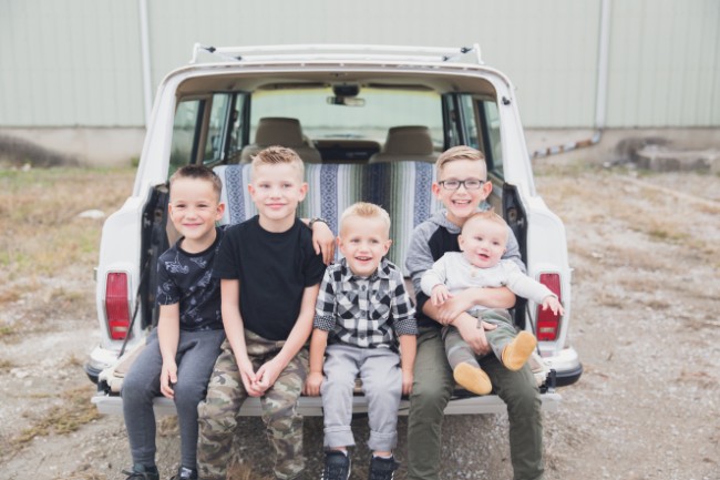 Jeep Wagoneer Family Photo Ideas