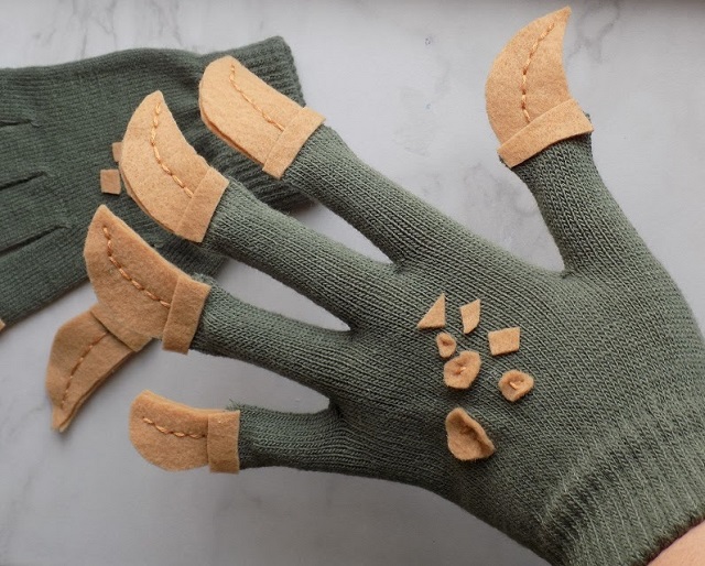 One Savvy Mom ™ NYC Area Mom Blog NoSew Dinosaur Gloves Inspired by