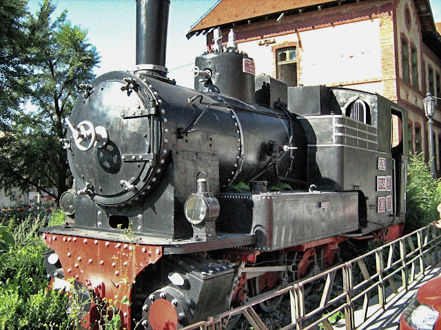 Locomotivã conservatã în gara din Sighişoara Locomotivã conservatã în gara din Sighişoara