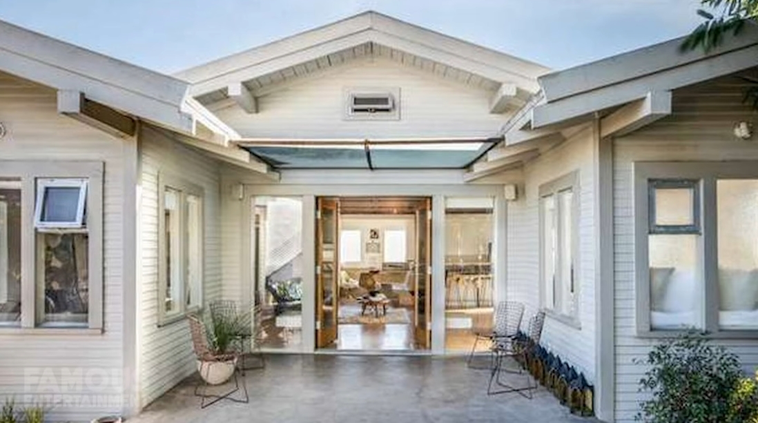 27 Interior Design Photos vs. Margot Robbie's CA Homes In Venice Beach & Hancock Park
