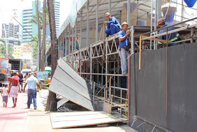 Estrutura do Carnaval: Prefeitura quer tudo desmontado em 10 dias Estrutura do Carnaval: Prefeitura quer tudo desmontado em 10 dias