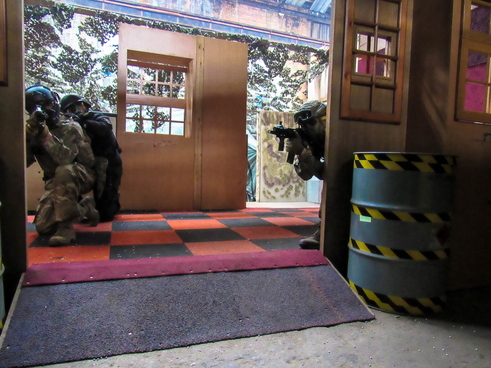 LEEDS AIRSOFT, THE FOUNDRY CQB REVIEW! Femme Fatale Airsoft