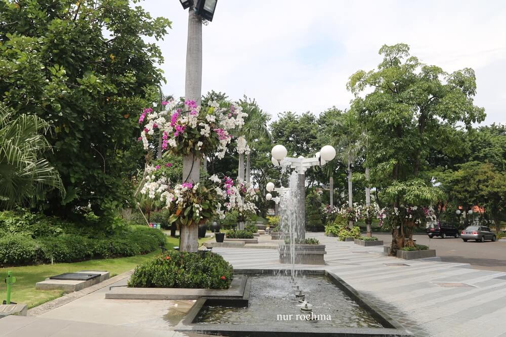 Taman Balai Kota Surabaya: Teduh, Asri dan Bersih