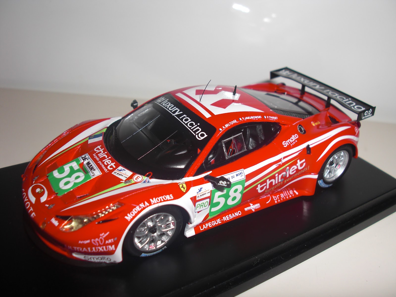 Miniature Fujimi Ferrari 458 Italia GT2 - 24H Du Mans 2011 - Échelle 1/43