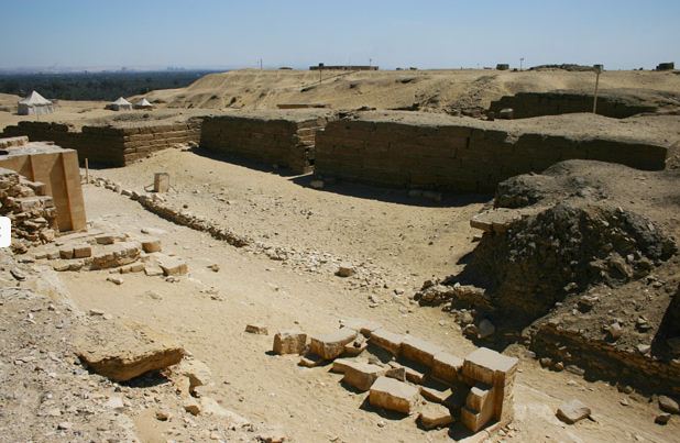 EGYPT: PHOTO GALLERY OF DIFFERENT VARIETIES OF PYRAMIDS
