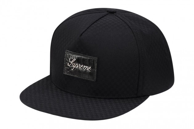 supreme croc patch 5 panel cap 4 630x420 - Supreme lan&ccedil;a bon&eacute;s em veludo e com detalhe em couro