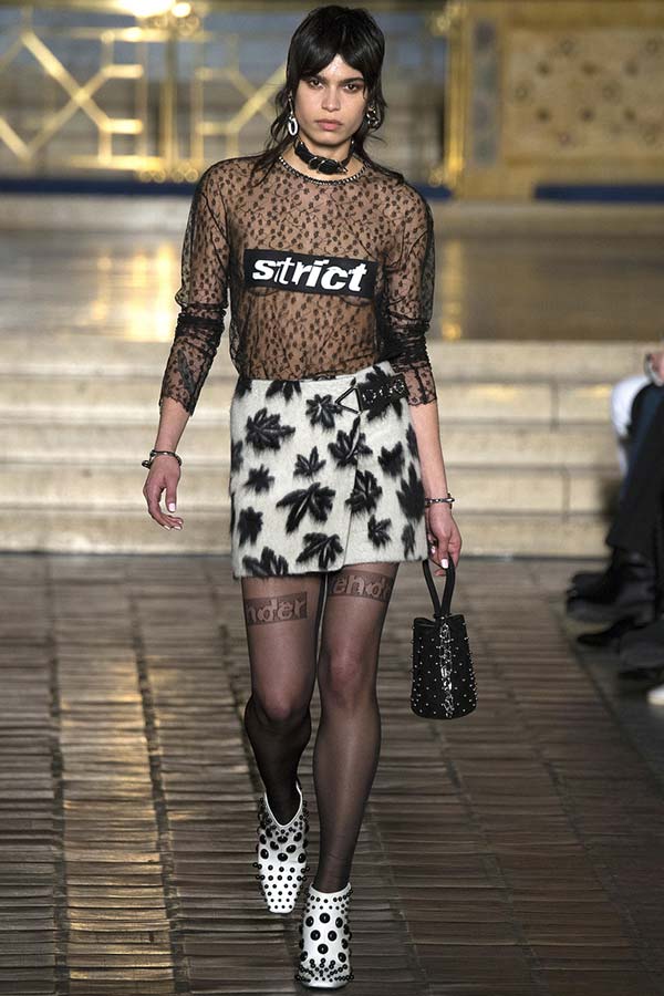 Alexander Wang Fall/Winter 2016-2017 RTW NYFW Alexander-Wang-Fall-Winter-2016-2017-RTW-NYFW, Alexander-Wang-Fall-Winter-2016-2017, Alexander-Wang-Fall-Winter-2017, Alexander-Wang-Fall-Winter-2017-rtw, Alexander-Wang-FW2017, dudessinauxpodiums, du-dessin-aux-podiums