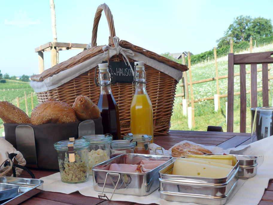 Frühstück Weingarten Resort Unterlamm-Loipersdorf Frühstück Weingarten Resort Unterlamm-Loipersdorf