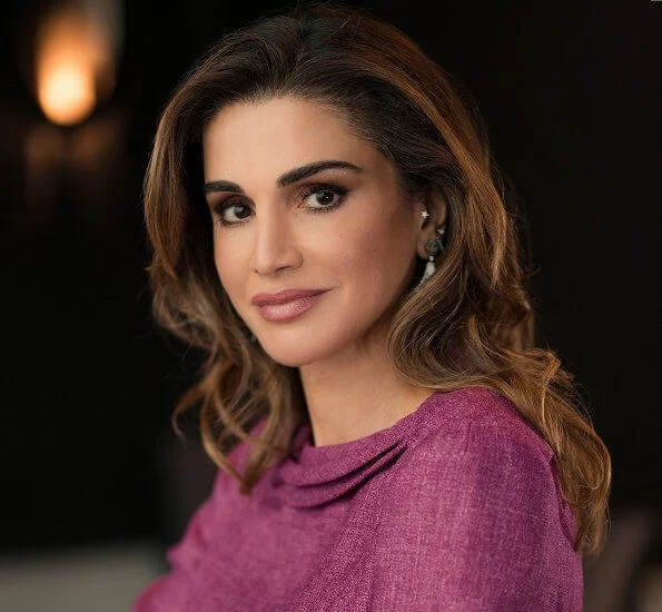 A new official portrait of Queen Rania of Jordan was released. Queen Rania updated her social media accounts by sharing her new photo