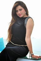Actress Farah Khan Glam Photo Shoot TollywoodBlog.com