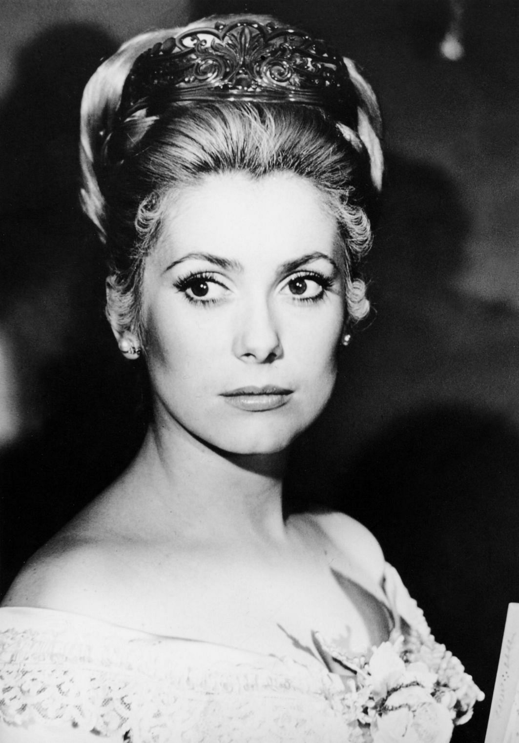 50 Beautiful Photos of French Actress Catherine Deneuve From Between