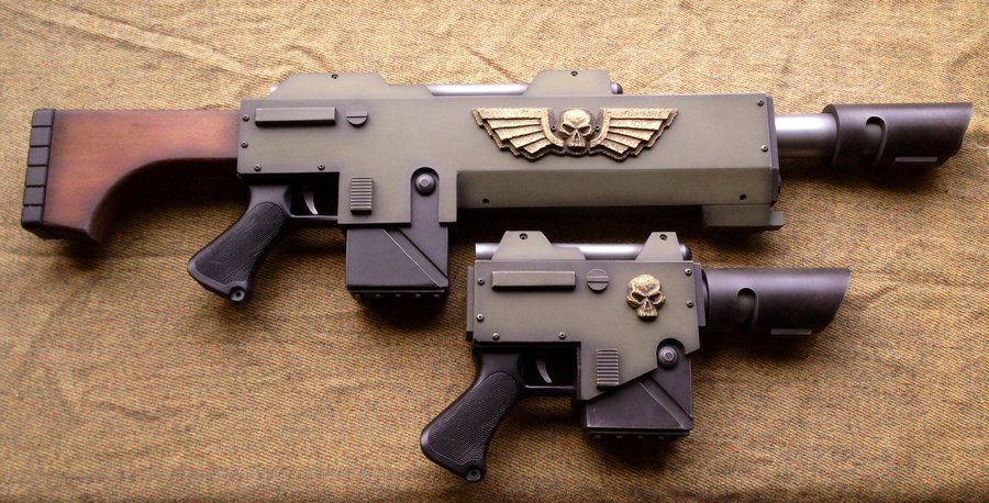 last-guns-show-warhammer-40k-lasgun-and-pistol