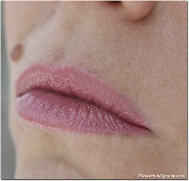 Увлажняющая губная помада CC Увлажнение в цвете / Moisturizing CC lipstick Color & care "Натуральная роза" 4599