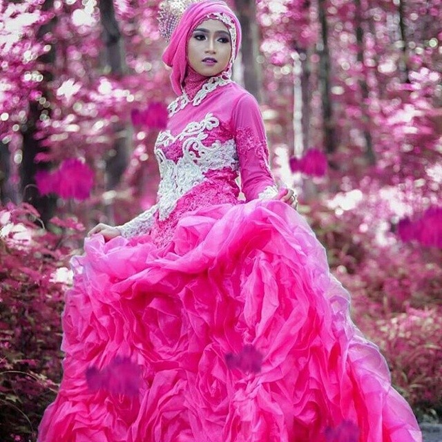 Model gaun pengantin muslimah simple tapi elegan Terbaru Model gaun pengantin muslimah simple tapi elegan Terbaru