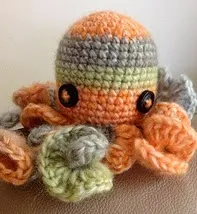 http://www.ravelry.com/patterns/library/henrys-cousin-octopus-amigurmi
