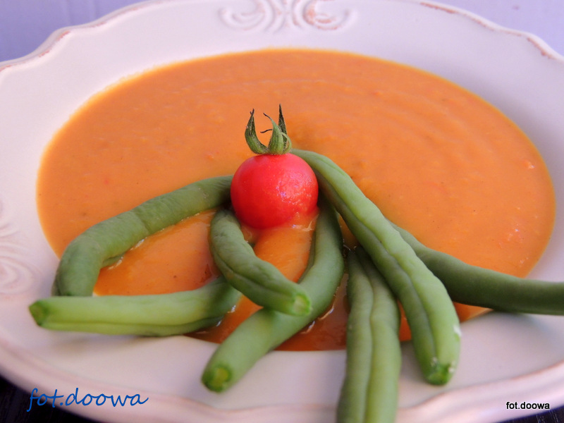 Zupa dyniowo - pomidorowa z fasolką szparagową