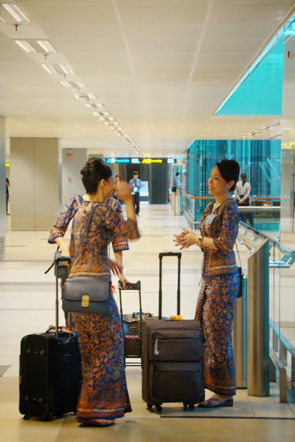 Cabin Crew Photos: Singapore Airlines Flight Attendant Photos