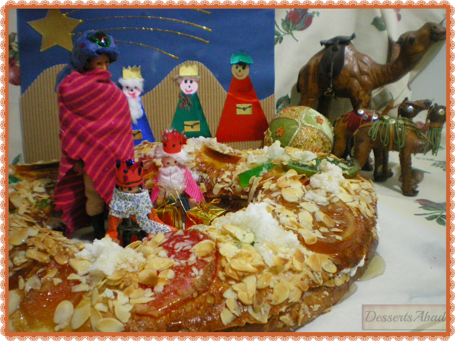 Roscón de Reyes relleno de nata (crema de leche) y trufa