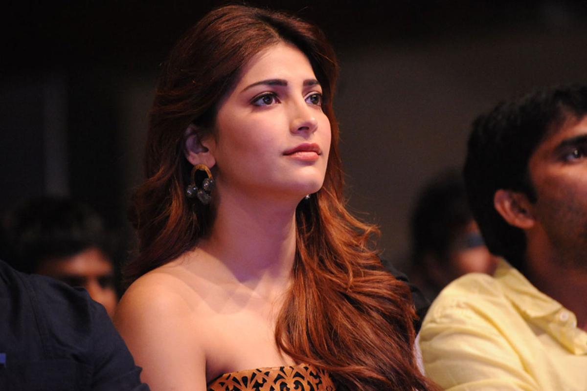 Shruti Hassan at Balupu music launch event