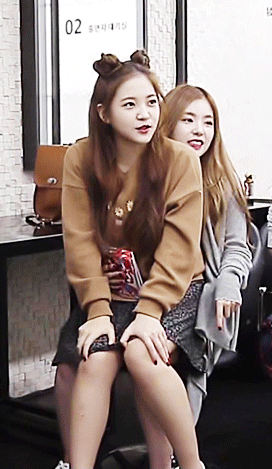 뒷정리 전문 아이돌 아이린.GIF